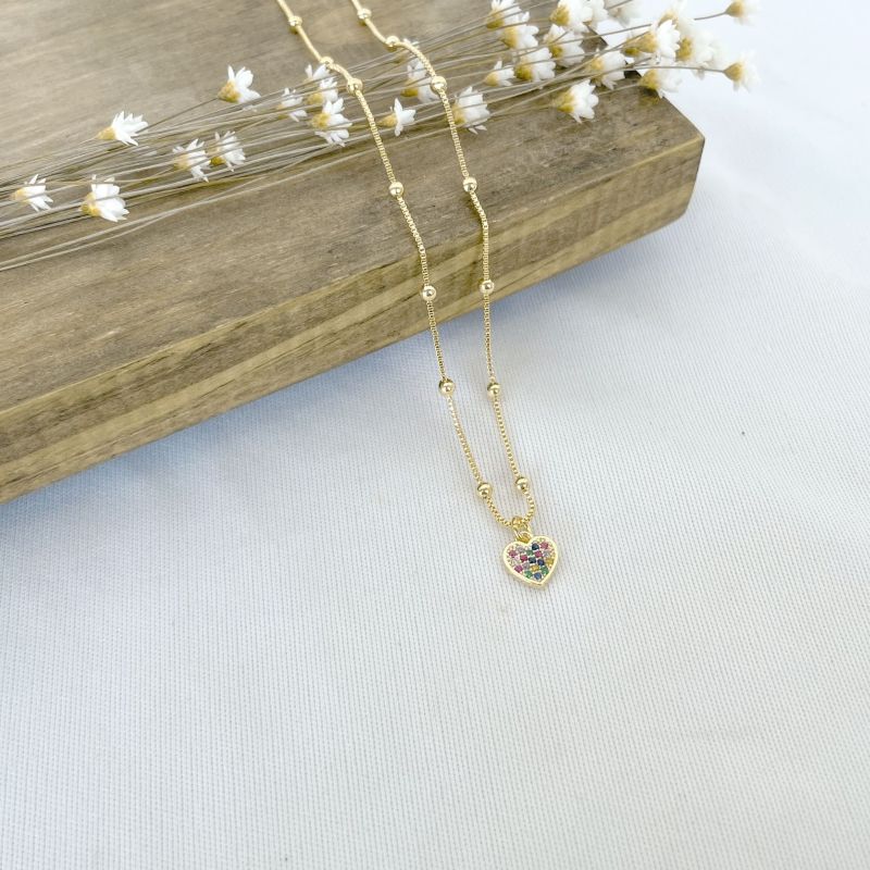 CHOKER CORAÇÃO CRAVEJADO COLORIDO NA VENEZIANA C/ BOLINHAS
