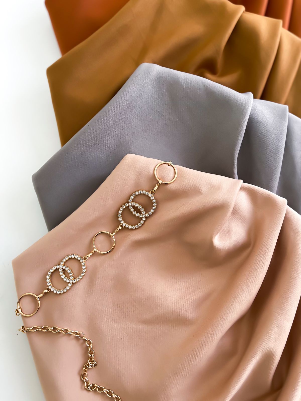 Cinto Feminino Corrente com Strass