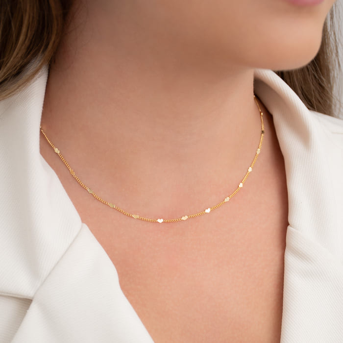 CHOKER COM CORRENTE DE CORAÇÃO ACHATADO