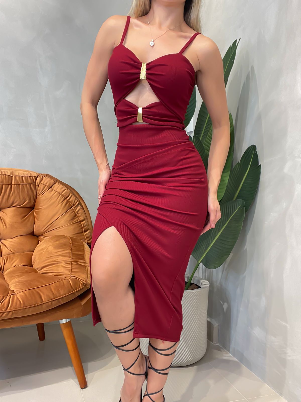 Vestido Feminino Midi em Ribana de Alça Transpassado com Fivelas
