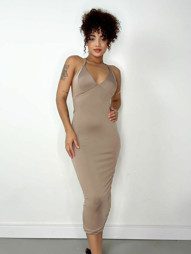 Vestido Feminino Midi em Suplex Alça Cruzada e Costas Nua