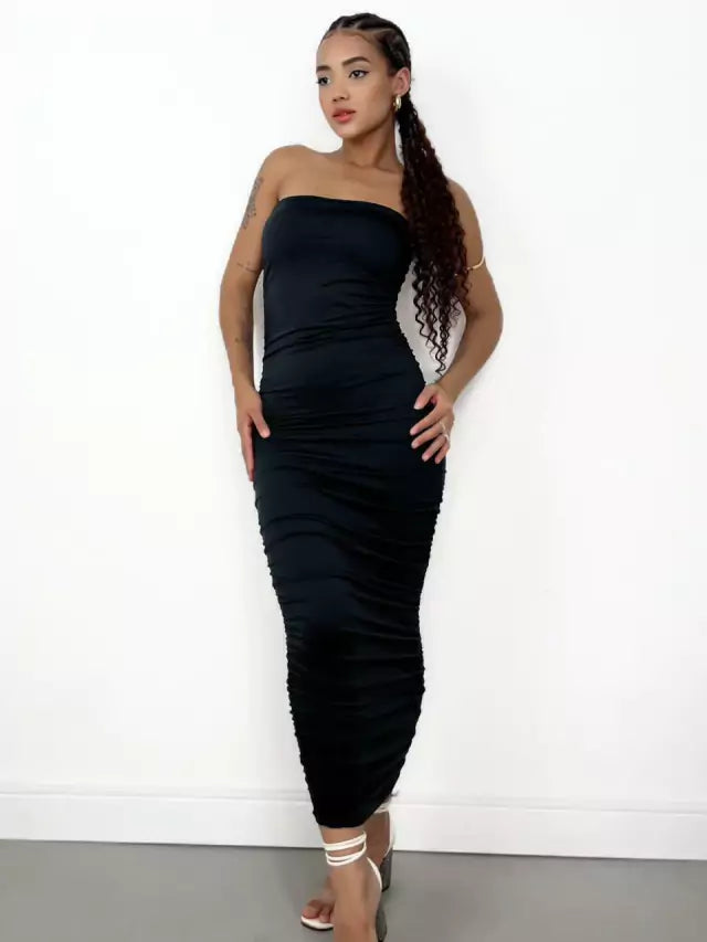 Vestido Feminino Midi em Suplex Sem Alça Plissado
