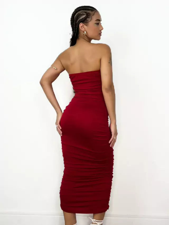 Vestido Feminino Midi em Suplex Sem Alça Plissado
