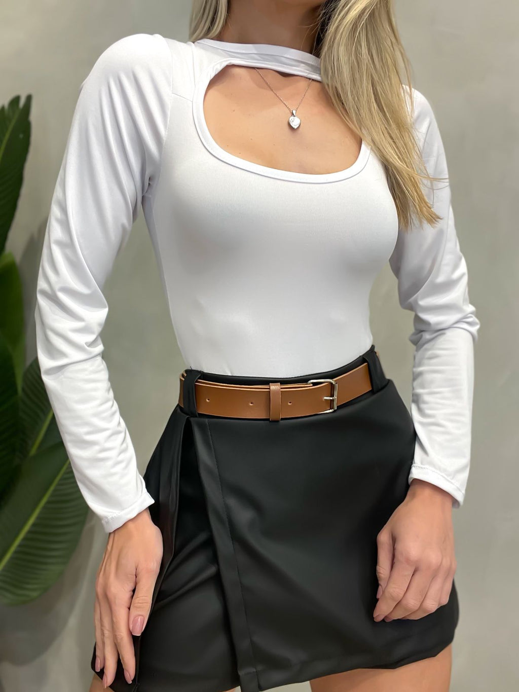 Body Feminino em Suplex Manga Longa com Recorte