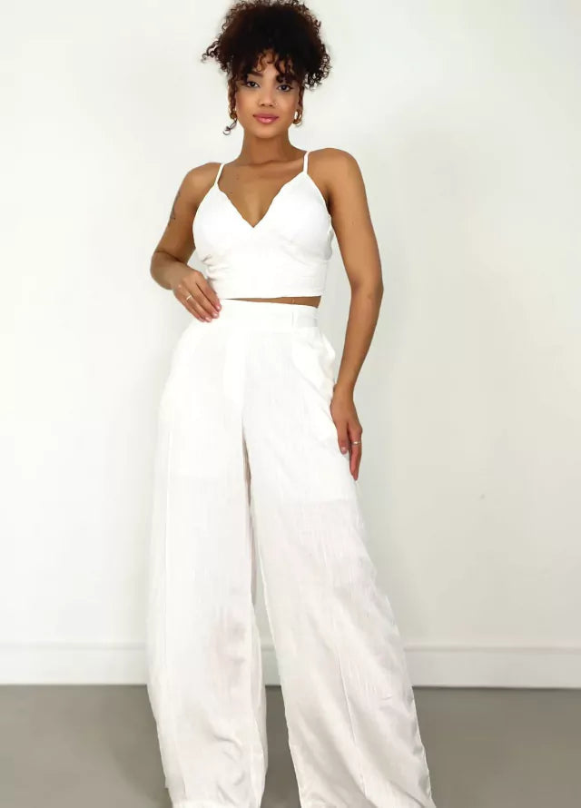 Conjunto Feminino em Viscolinho Calça Pantalona e Cropped de Alça