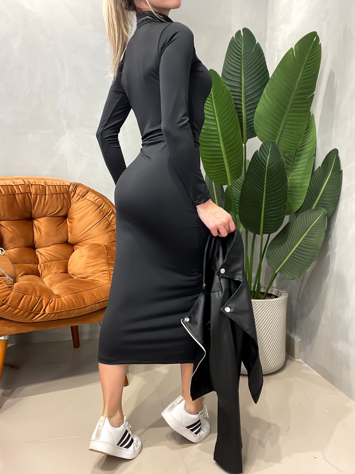 Vestido Feminino Midi em Suplex Manga Longa com Gola
