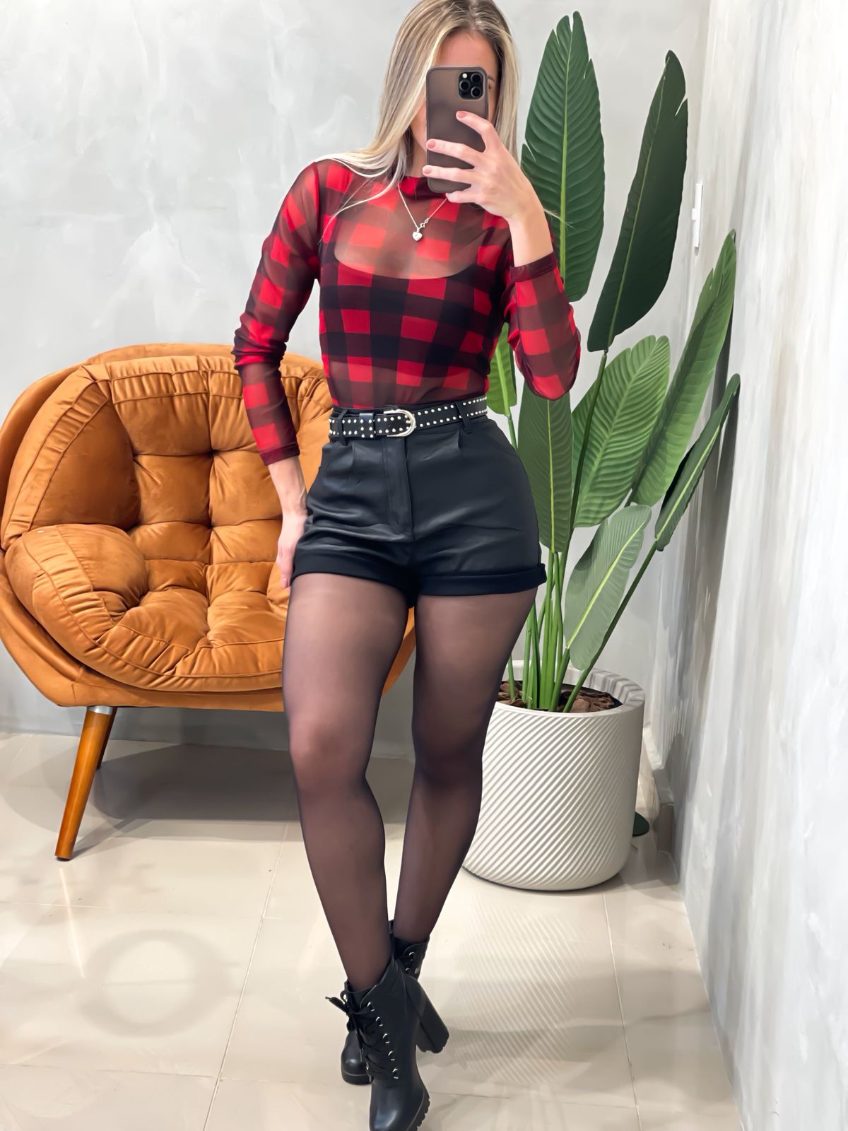 Body em Tule Xadrez Manga Longa com Gola