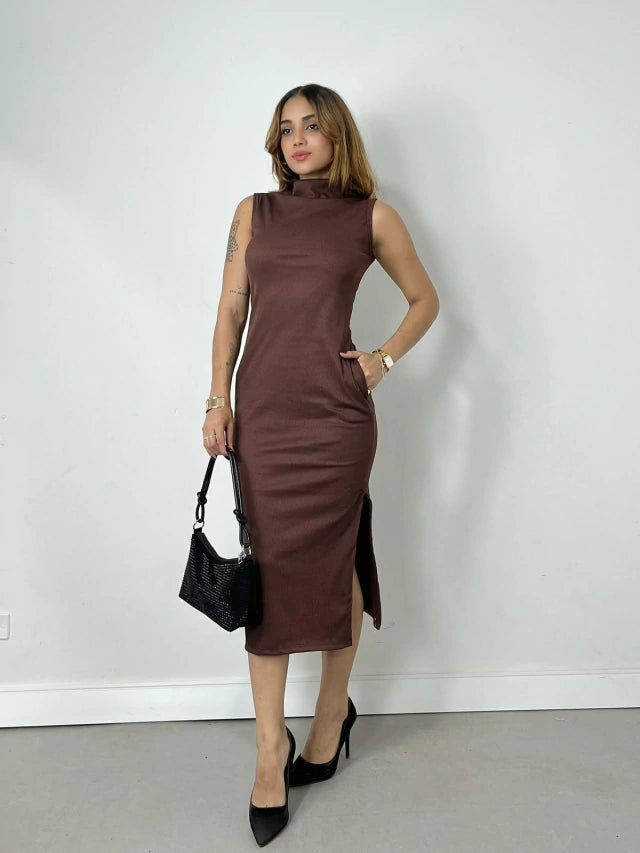Vestido Feminino Midi em Ribana Regata com Gola Falsa