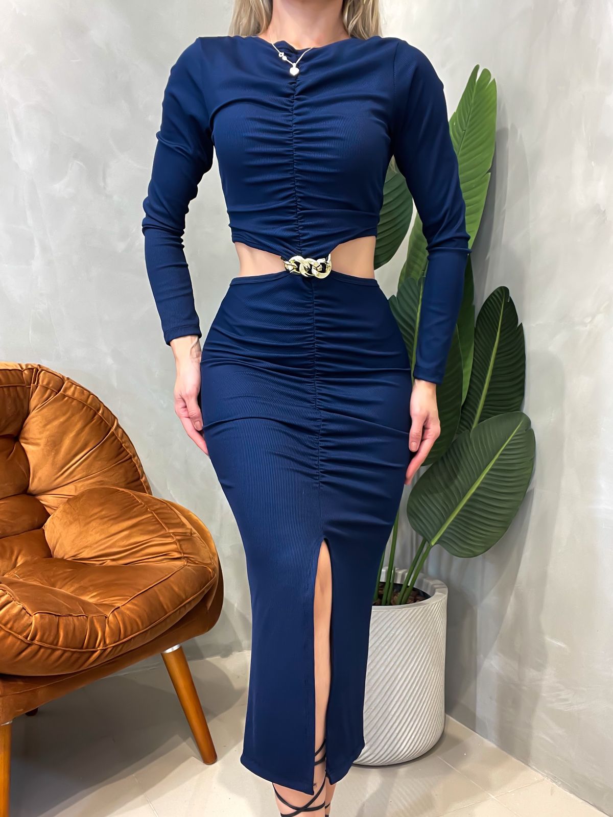 Vestido Midi em Ribana Manga Longa Plissado com Recorte