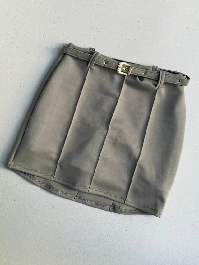 Short Saia em Neoprene com Cinto