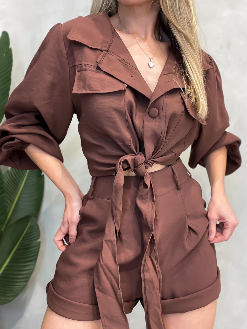 Conjunto em Alfaiataria Sensoriale Shorts e Camisa com Amarração