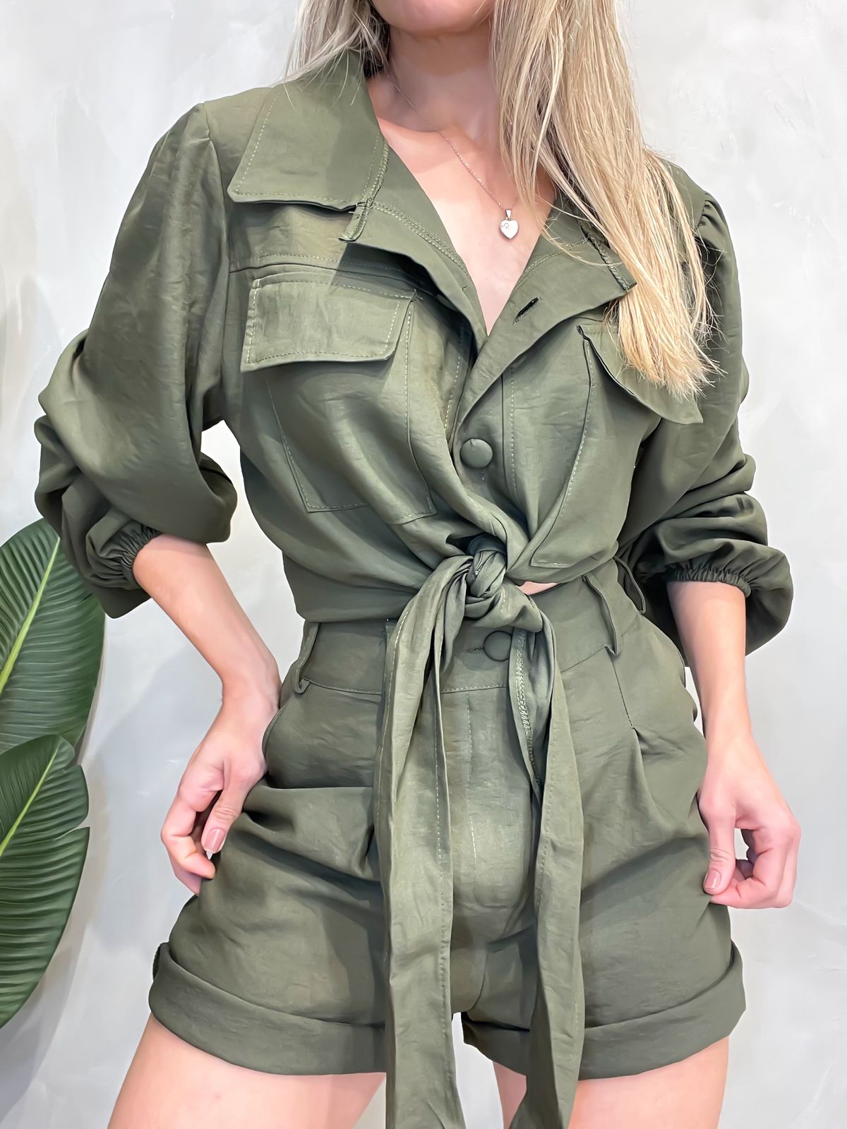 Conjunto em Alfaiataria Sensoriale Shorts e Camisa com Amarração