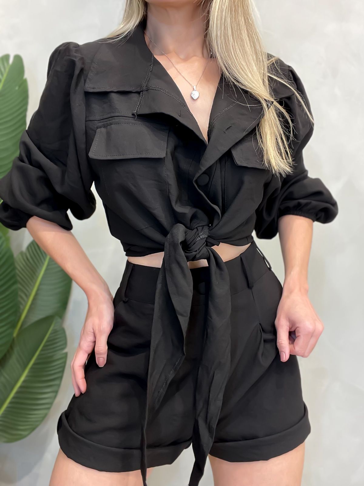 Conjunto em Alfaiataria Sensoriale Shorts e Camisa com Amarração